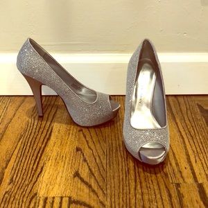 LIKE NEW CHINESE LAUNDRY HEELS